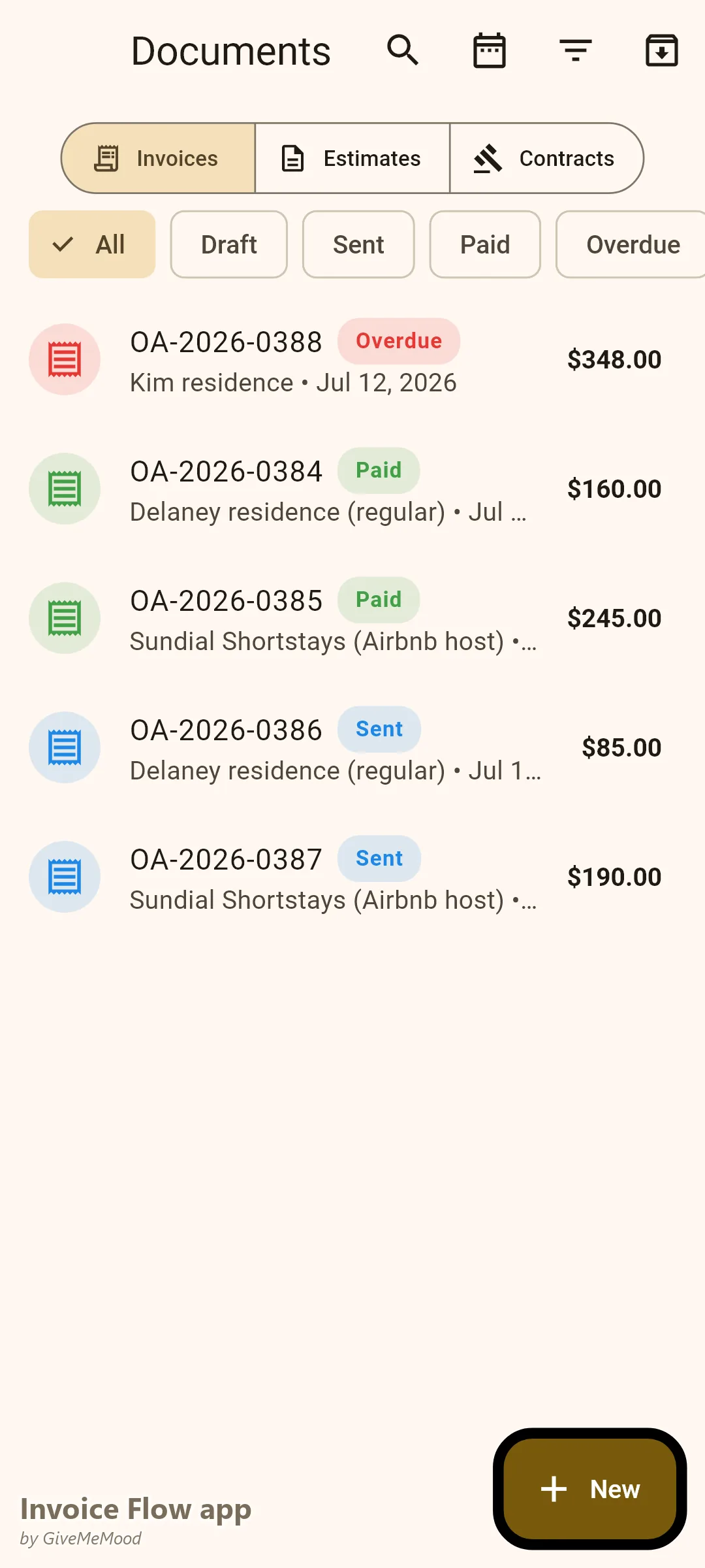 Invoice Flow app fakturaliste for en altmuligmand — fem jobs på tværs af en fast kunde, en ny kunde og en Airbnb-vært, betalt og afventende